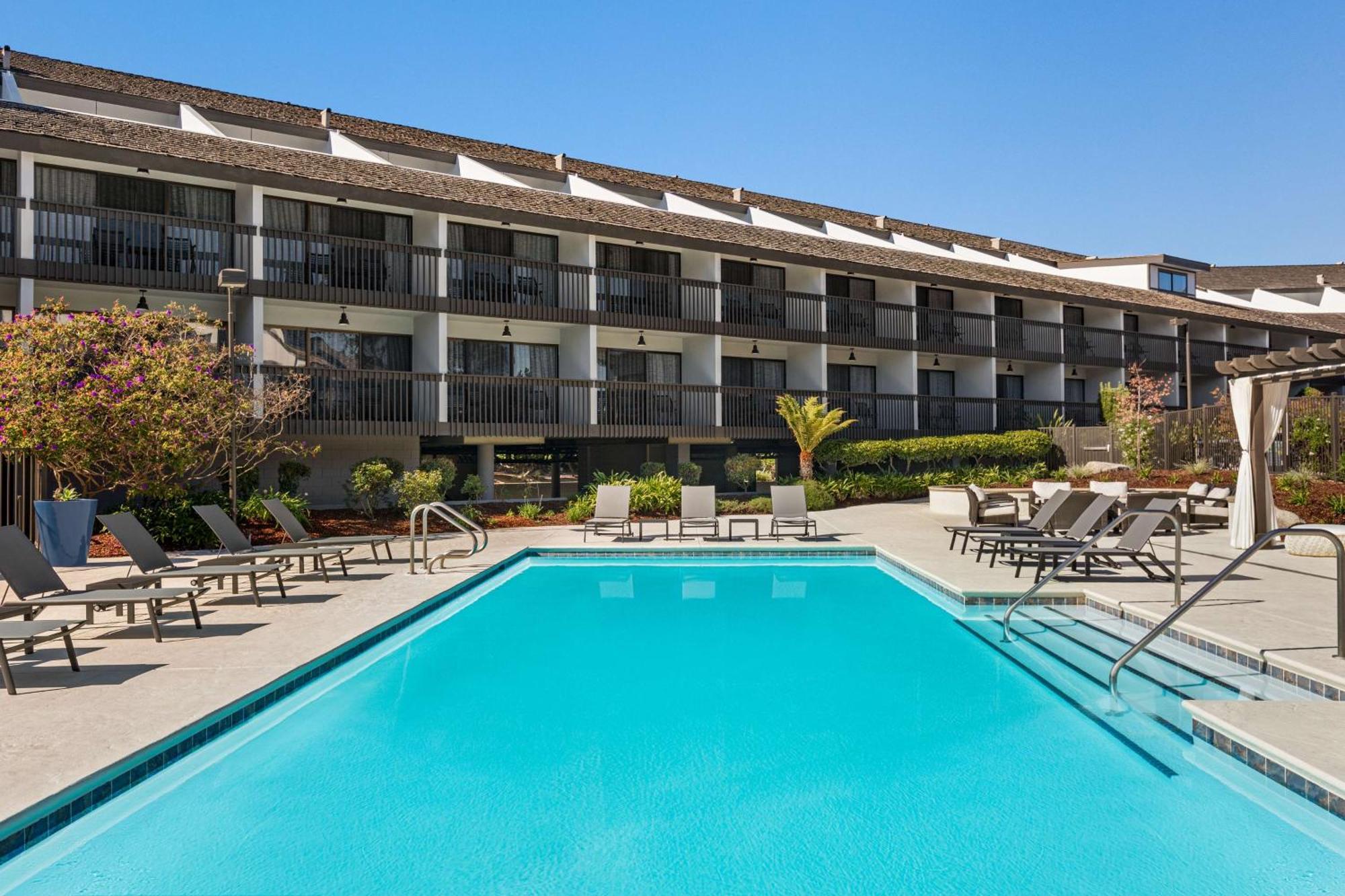 Hilton Garden Inn Monterey Exterior foto